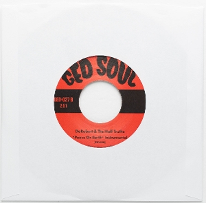 7-Peace On Earth by Derobert & the Hal...