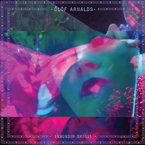 Innundir Skinni by Arnalds, Olof