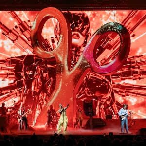 It's 10pm... Do You Know Where Your Sisters Are? - Live From the O2, London by Scissor Sisters